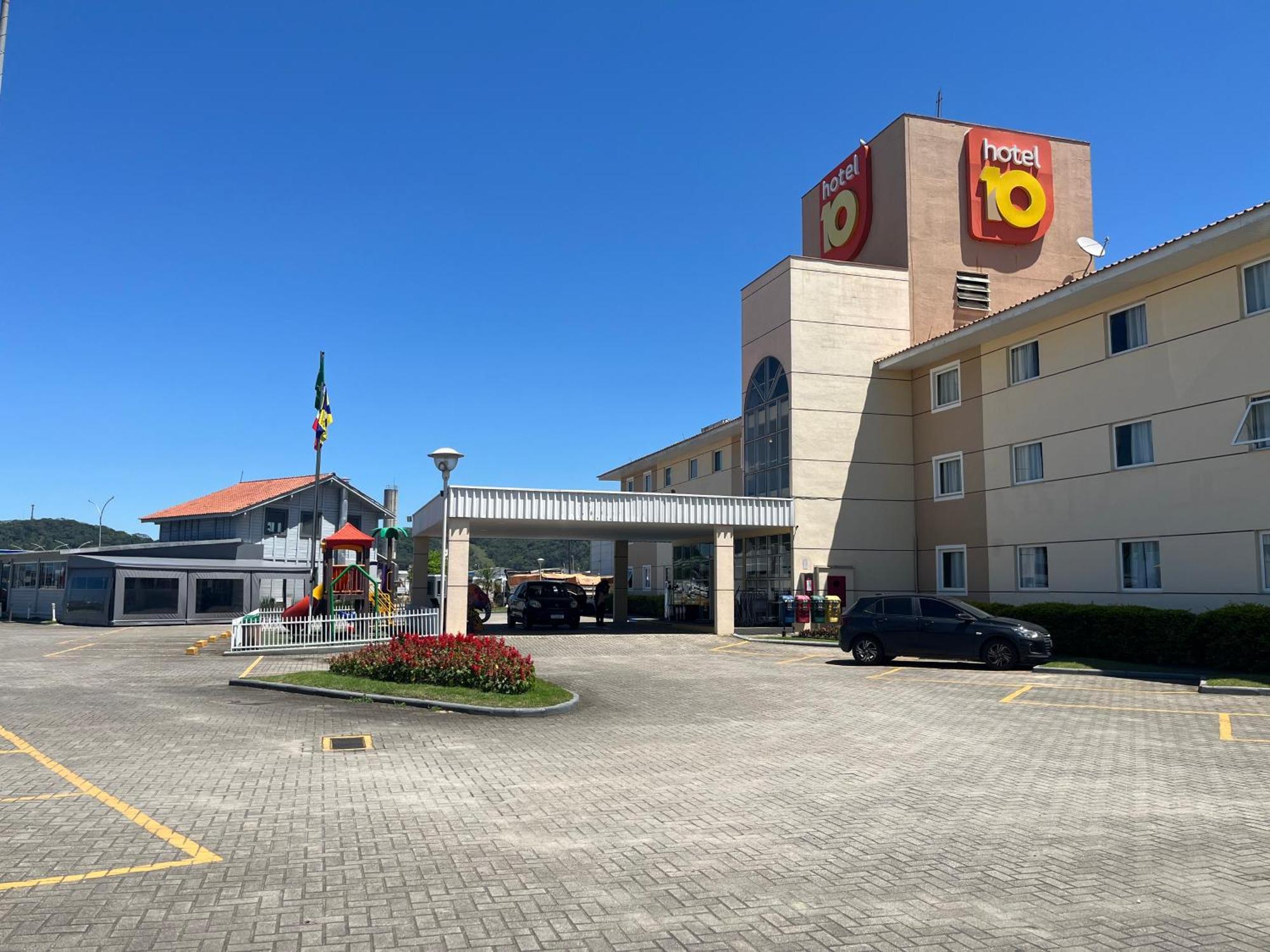 伊塔耶埃/纳维根特斯十号酒店 Itajaí 外观 照片